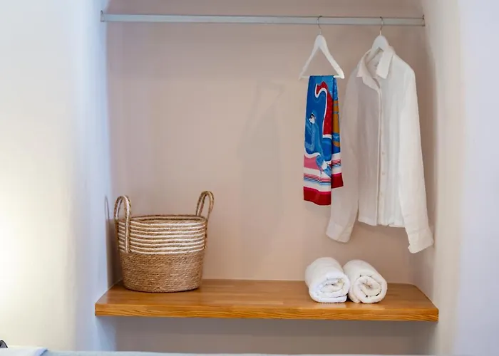 Okeanos 1, Panoramic Sea &garden View アパート Foinikiá